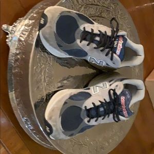 New Balance(990)running shoes size 10 1/2 reg.